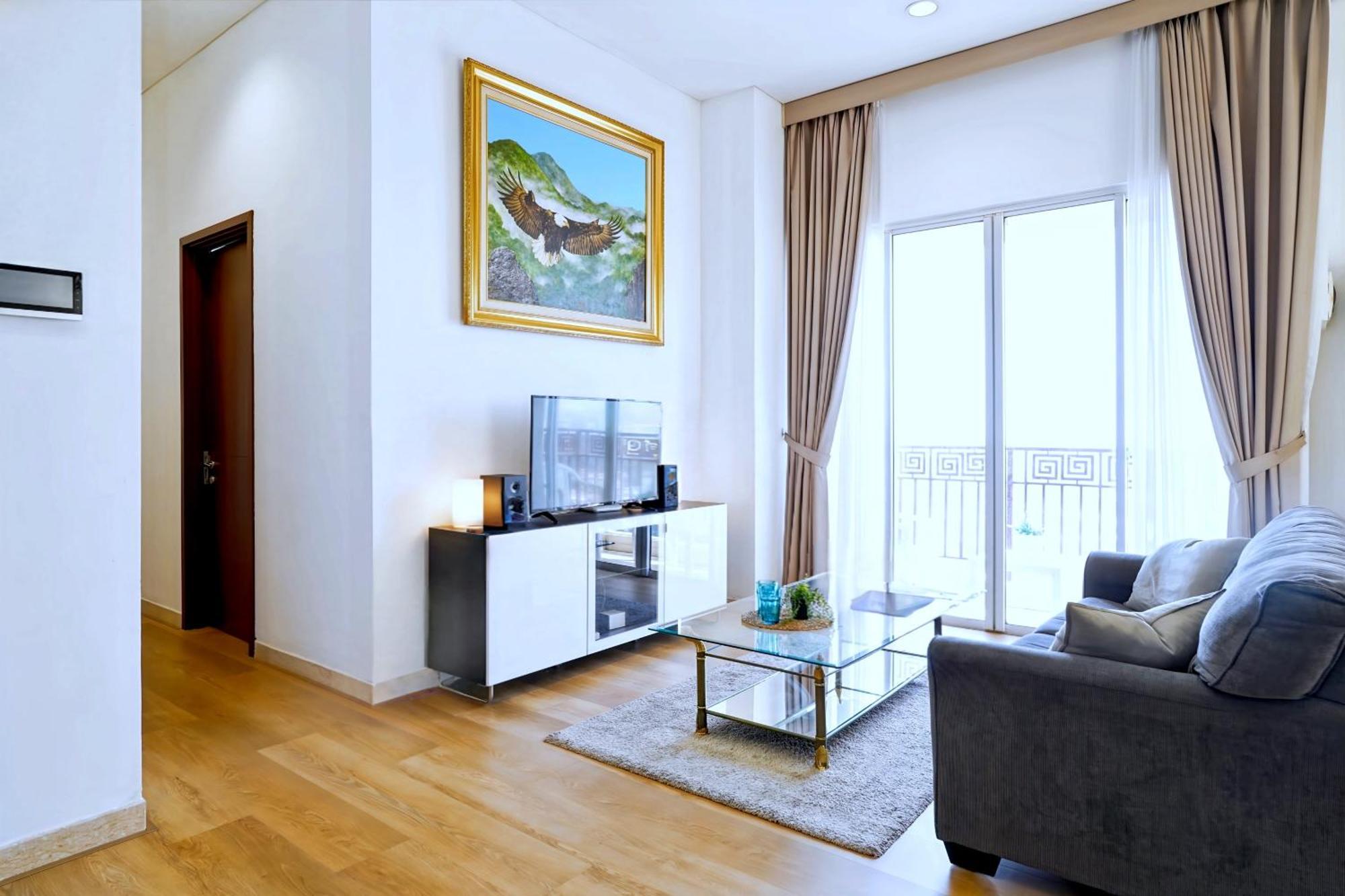 2Br Lucky Tower Residence Jakarta Old Town Top Floor Condo Exterior photo